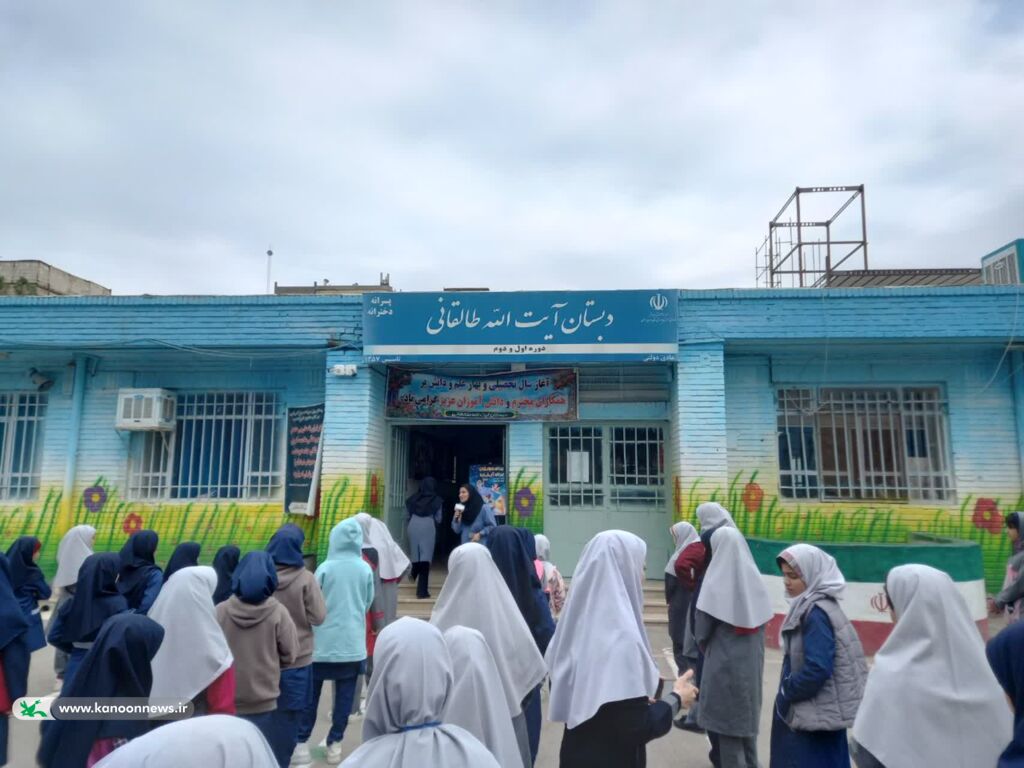 نامه های مهربان «نامههای مهربان» به دست دانشآموزان منطقه تبادکان رسید