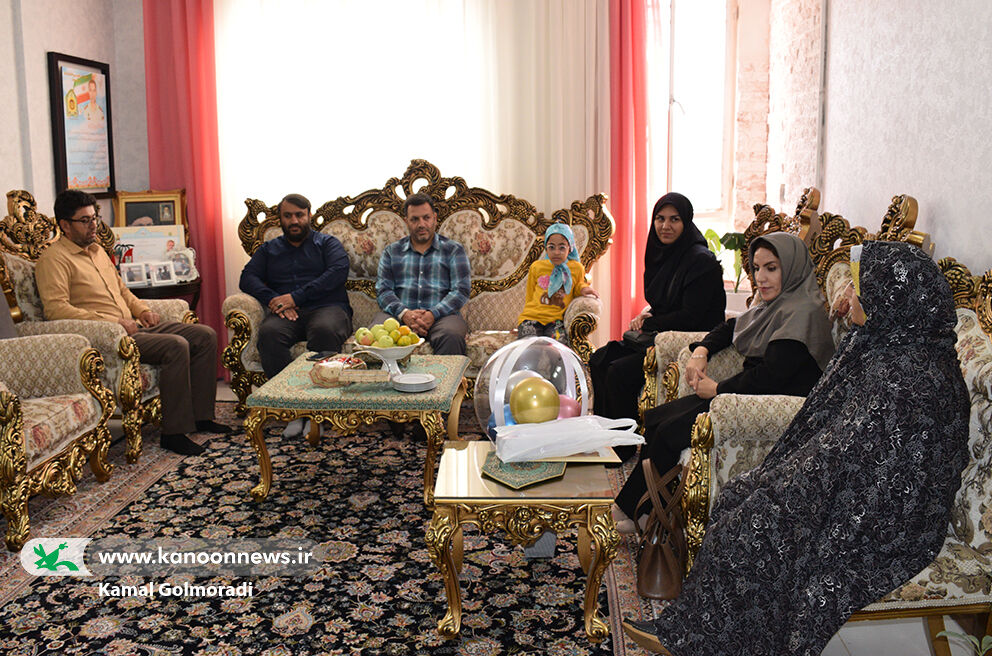 عضویت افتخاری فرزند شهید درکانون پرورش فکری لرستان
