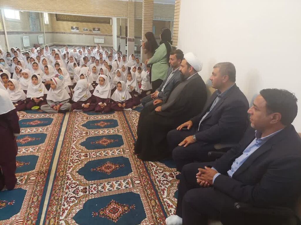 کتابخانه سیار کانون البرز در قالب «پیک امید» به روستاها رفت