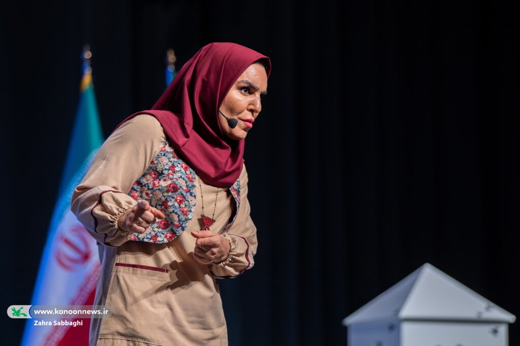 نخستین اجرای عروسکهای دارا و سارا در جشن هفته ملی کودک