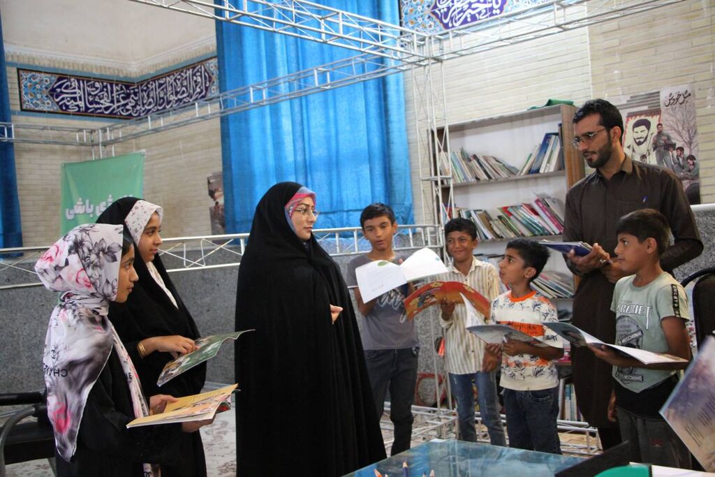 برگزاری میز خدمت در آخرین روز از هفته ملی کودک در مسجد جامع شهرستان جاسک