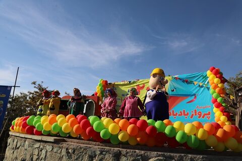 گزارش تصویری برگزاری دومین جشن بزرگ پرواز بادبادک‌ها به همت کانون استان قزوین