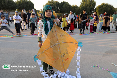 پرواز بادبادکها در یزد
