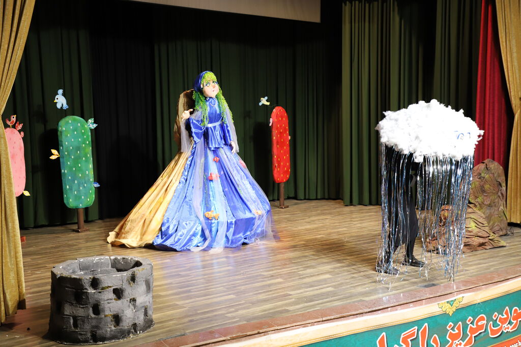 اجرای نمایش کودکانه «هپل و پری» اجرای نمایش کودکانه «هپل و پری»