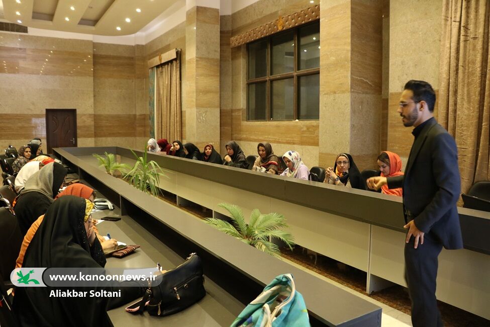 شب پایانی جشنواره «شادبادک» نشست آموزشی ارتباط موثر با نوجوان تشکیل شد