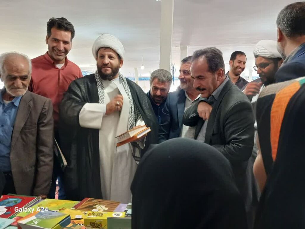 برگزاری طرح "هرخانه مهمان یک کتاب" در مرکز شیرین سو