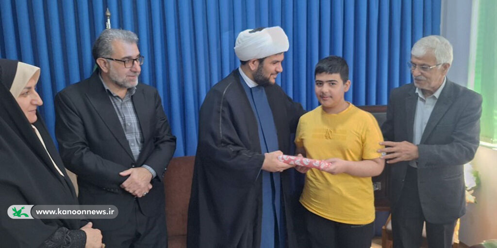 نشست امامجمعه شهرستان تالش با مربیان و اعضای کانون