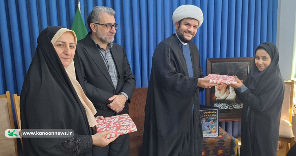 نشست امامجمعه شهرستان تالش با مربیان و اعضای کانون