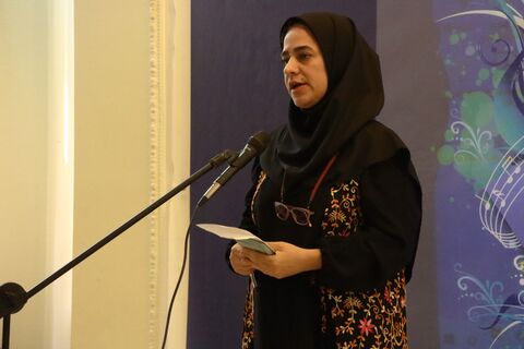 مهرواره‌ی نسیم سحری با اعلام برگزیدگان شعرخوانی خود در روز حافظ لحظه‌ها را از ترنم شعر لبریز کرد