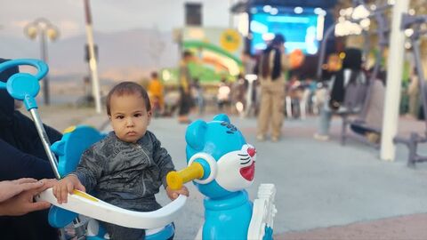 تماشاخانه سیار با نمایش «شهر میوهها» در استان زنجان