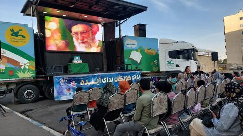 تماشاخانه سیار با نمایش «شهر میوهها» در استان زنجان