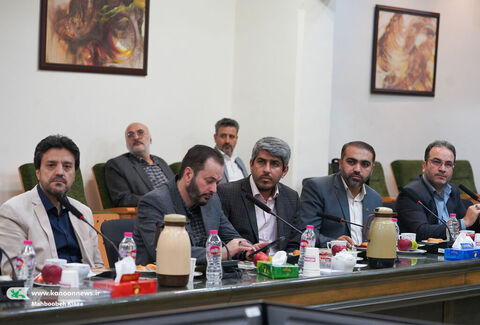 نشست هماندیشی اکران فیلم سینمایی «باغ کیانوش»