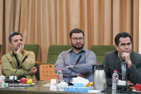 نشست هماندیشی اکران فیلم سینمایی «باغ کیانوش»