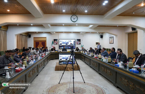 نشست هماندیشی اکران فیلم سینمایی «باغ کیانوش»