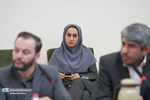 نشست هماندیشی اکران فیلم سینمایی «باغ کیانوش»