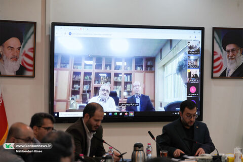 نشست هماندیشی اکران فیلم سینمایی «باغ کیانوش»