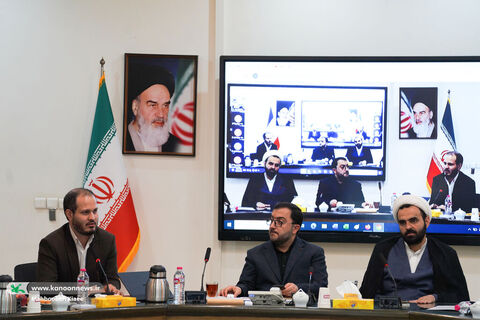 نشست هماندیشی اکران فیلم سینمایی «باغ کیانوش»