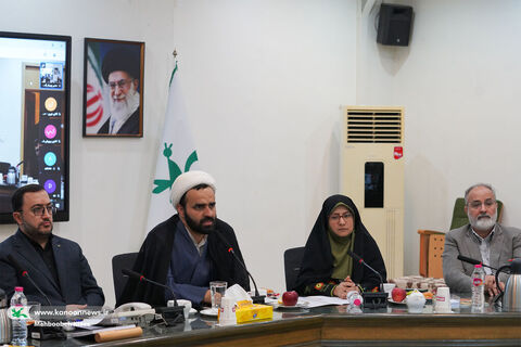 نشست هماندیشی اکران فیلم سینمایی «باغ کیانوش»