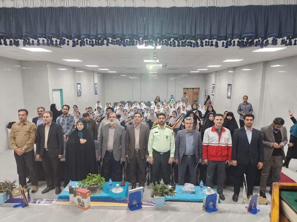 سالن نمایش کودک و نوجوان کانون نهاوند افتتاح شد