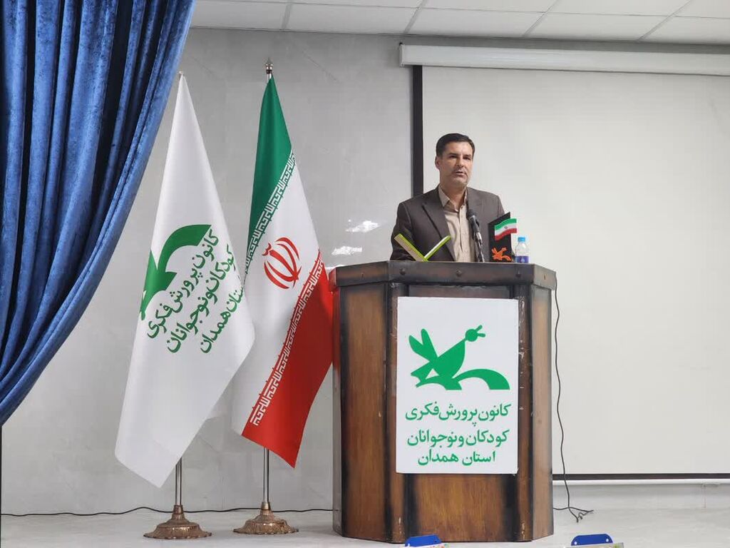 سالن نمایش کودک و نوجوان کانون نهاوند افتتاح شد