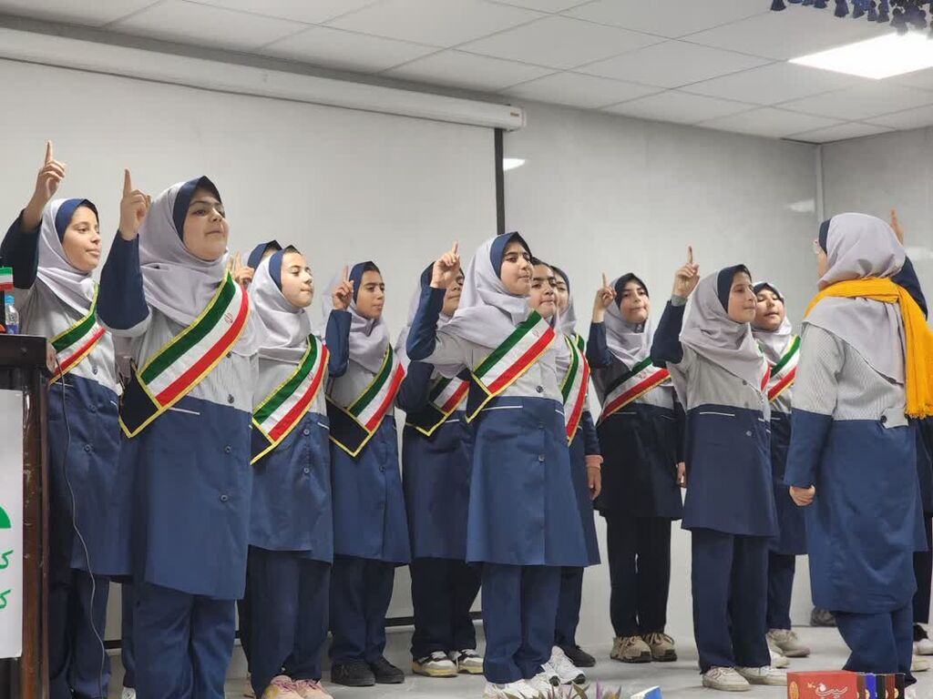 سالن نمایش کودک و نوجوان کانون نهاوند افتتاح شد