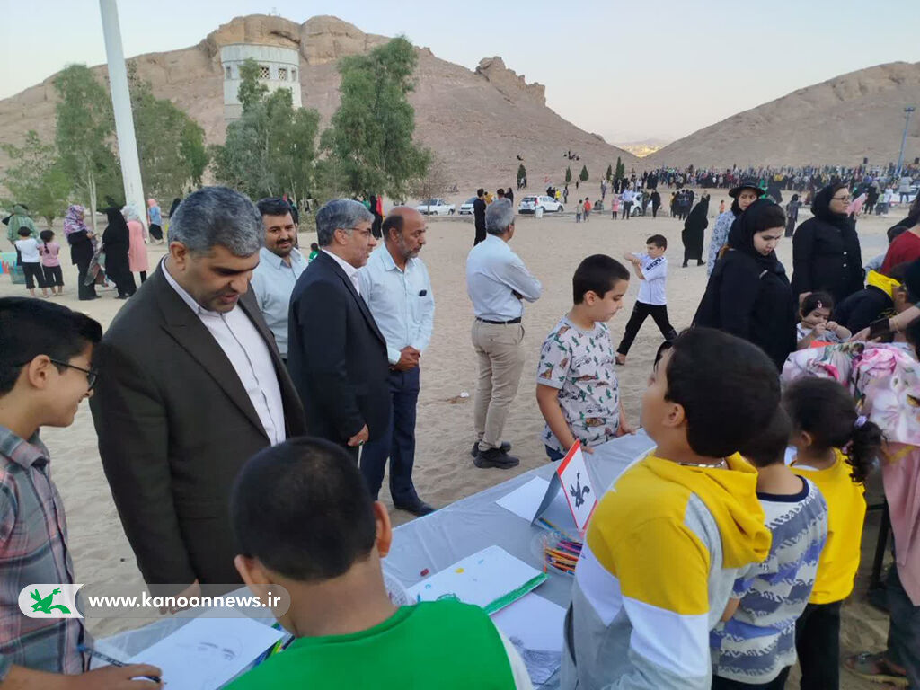 پرواز بادبادکها در مهریز جشنواره پرواز  بادبادکها در مهریز با استقبال مردم روبرو شد