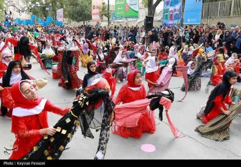 نمایش مستر دیفال با همکاری کانون کرمانشاه