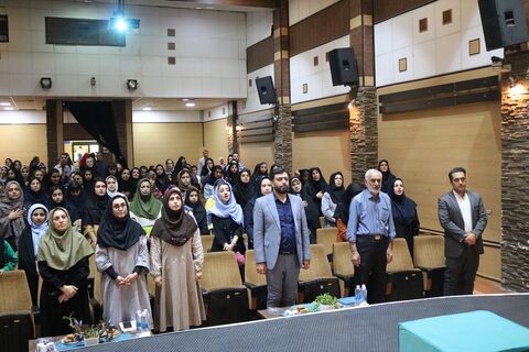 چند نما از برگزاری نخستین همایش استانی قصهگویی به همت کانون استان قزوین