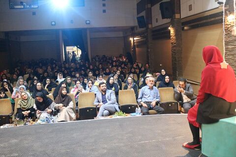 چند نما از برگزاری نخستین همایش استانی قصهگویی به همت کانون استان قزوین