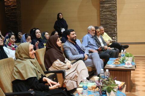 چند نما از برگزاری نخستین همایش استانی قصهگویی به همت کانون استان قزوین