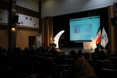 چند نما از برگزاری نخستین همایش استانی قصهگویی به همت کانون استان قزوین