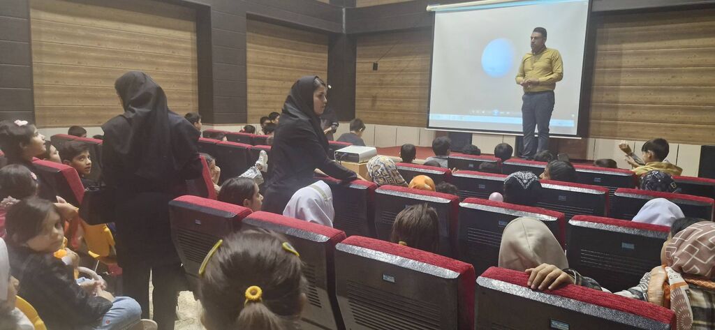 رویداد علمی خانواده محور «رصد آسمان» در کانونمرکزسپیدان