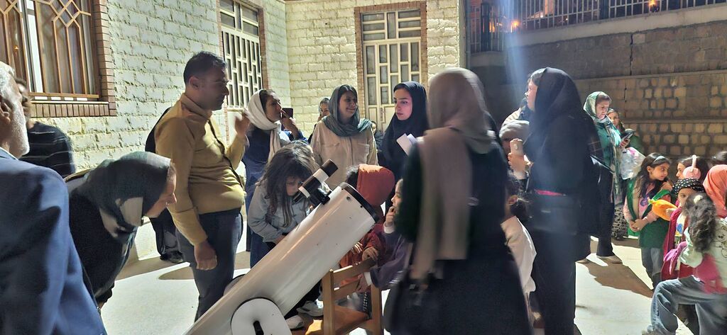 رویداد علمی خانواده محور «رصد آسمان» در کانونمرکزسپیدان