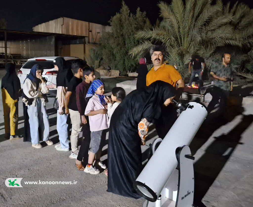 هفته جهانی فضا یزد رصد شبانه سیاره زحل و ماه در بافق برگزار شد