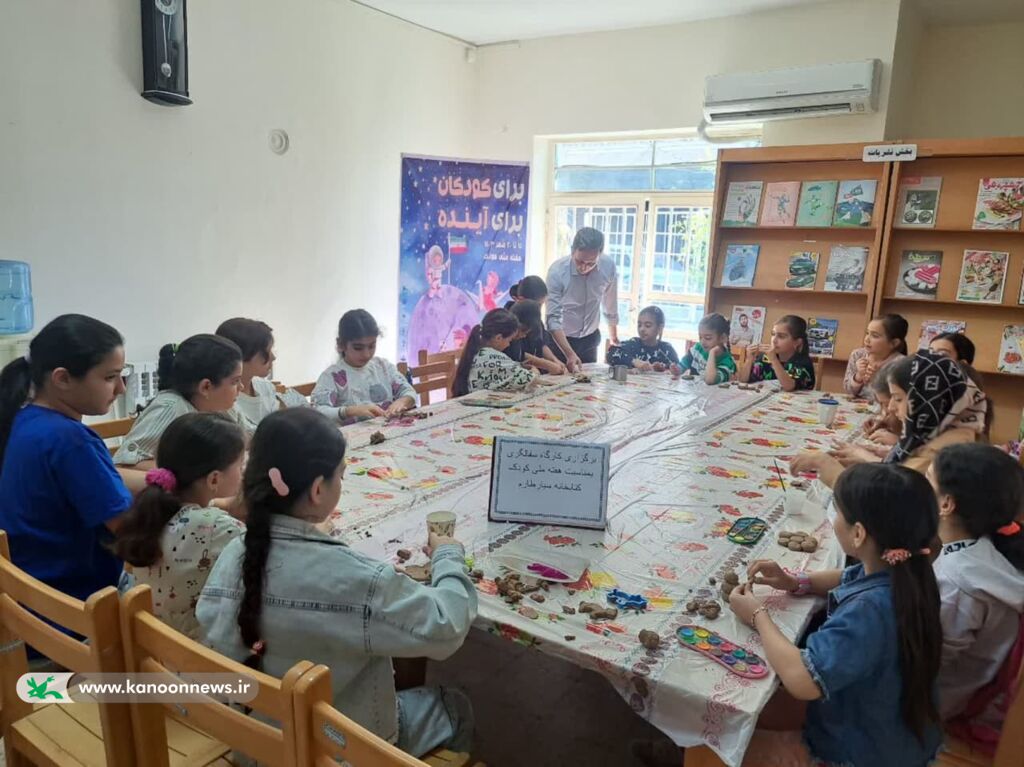 کتابخانههای سیار کانون زنجان در هفته ملی کودک