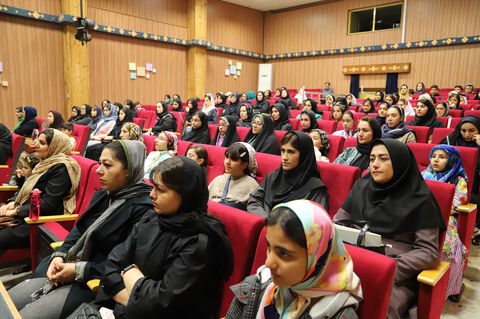 رونمایی از دیوارنگاری «سرزمین من؛ اردبیل»