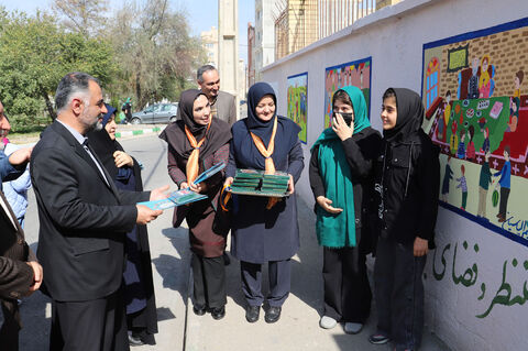 رونمایی از دیوارنگاری «سرزمین من؛ اردبیل»