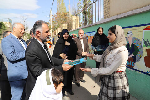 رونمایی از دیوارنگاری «سرزمین من؛ اردبیل»