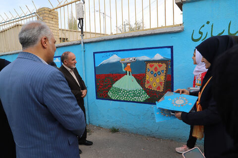 رونمایی از دیوارنگاری «سرزمین من؛ اردبیل»