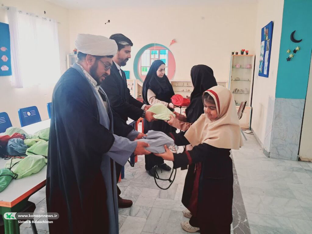 بازدید مسئولان شهرستان میرجاوه از مرکز فرهنگیهنری کانون پرورش فکری کودکان و نوجوانان سیستان و بلوچستان در این شهرستان کانون پرورش فکری محلی برای انجام فعالیتهای سازنده در حوزهی کودک و نوجوان