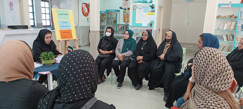 کارگاه آموزشی «پیشگیری از آسیبهای اجتماعی» در مرکز شمارهی ۴ کانون اردبیل برگزار شد