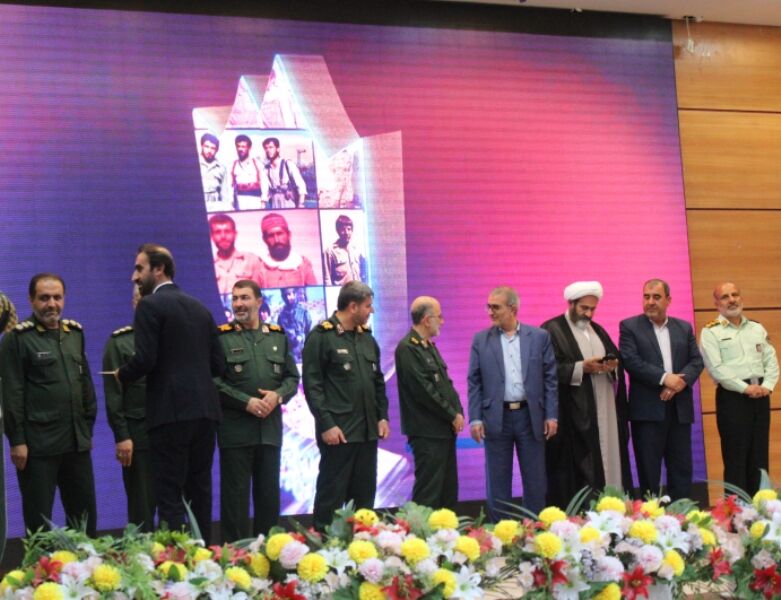 تجلیل از رییس کمیته کودک و نوجوان در کنگره ملی ۲ هزار شهید کهگیلویه و بویراحمد