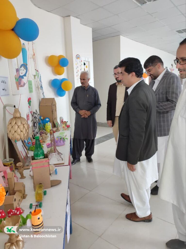 بازدید فرماندار از مرکز فرهنگیهنری سیب و سوران(سیستان و بلوچستان) بازدید فرماندار از مرکز فرهنگیهنری سیب و سوران(سیستان و بلوچستان)
