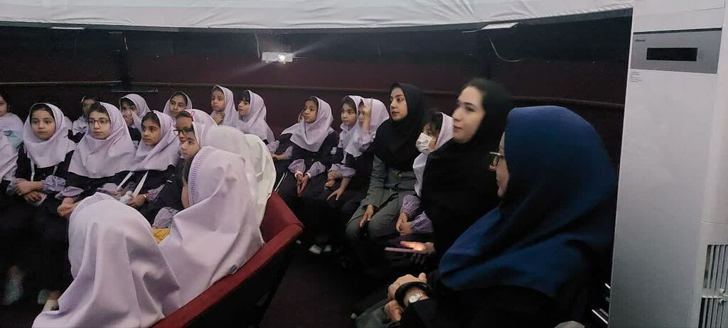 رصد ابرماه در مرکز نجوم کانون استان ایلام