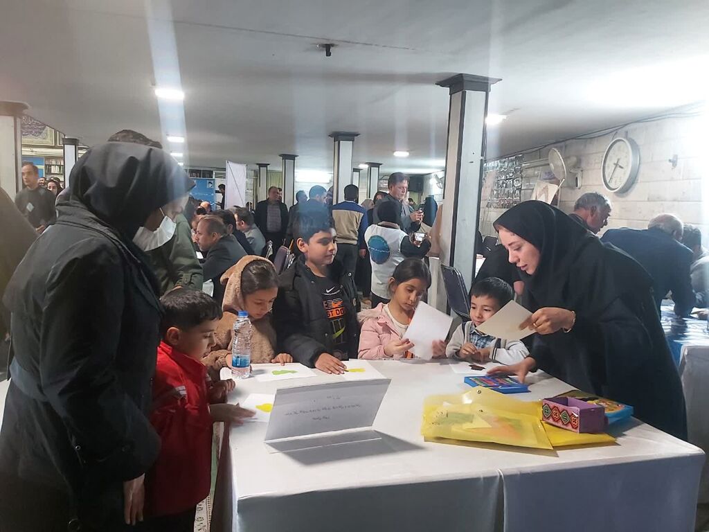 حضور مدیرکل کانون البرز در میز خدمت