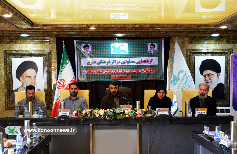 جامعه فرهیخته جامعه ای کتاب خوان است