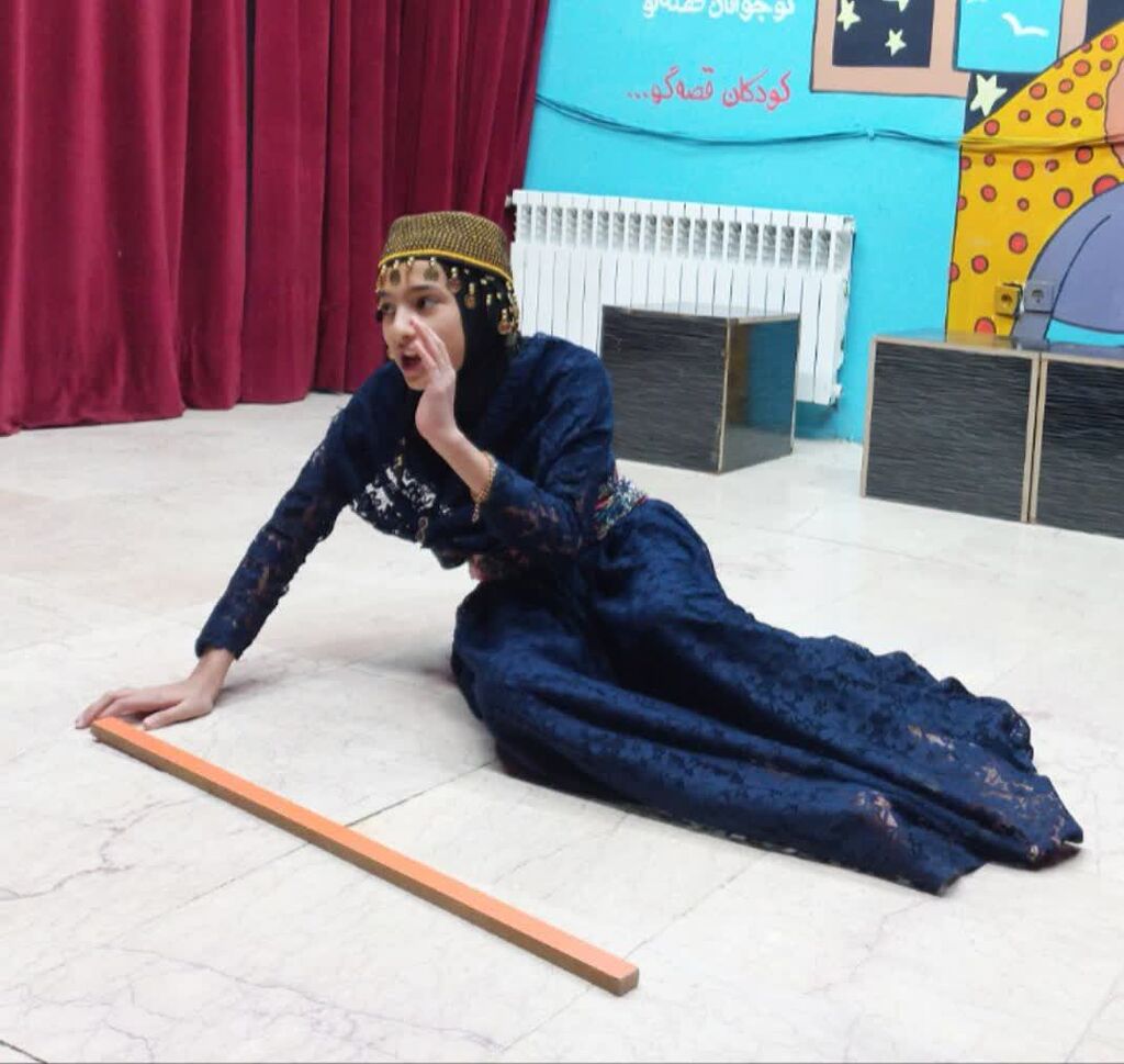 کاروان قصهگویی به سرزمین قصههای روانسر رسید