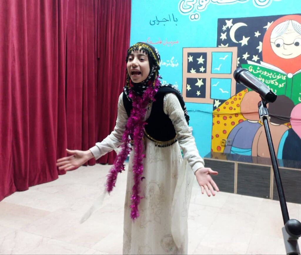 کاروان قصهگویی به سرزمین قصههای روانسر رسید