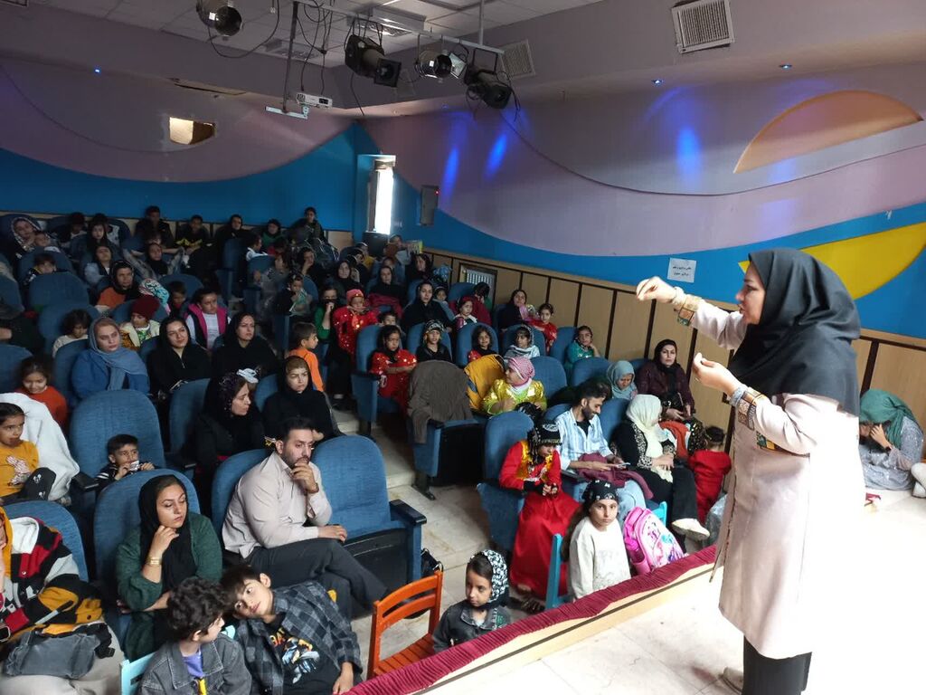 کاروان قصهگویی به سرزمین قصههای روانسر رسید