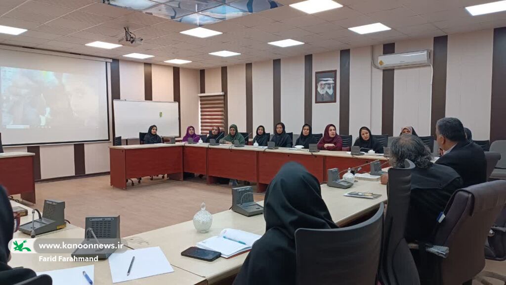 دورهی آموزشی کارگاه هنری تکنیکهای حجمسازی در کانون پرورش فکری سیستان و بلوچستان در حال برگزاری است